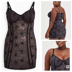 🖤Torrid Underwire Mesh Webs Chemise